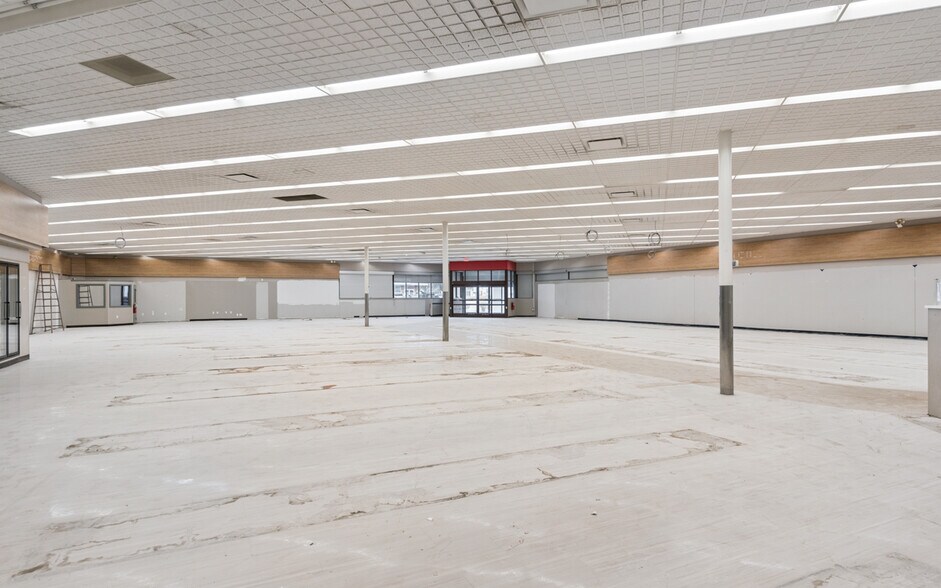 More Photos Of 210 Mcmurry Blvd, Hartsville Freestanding For Lease