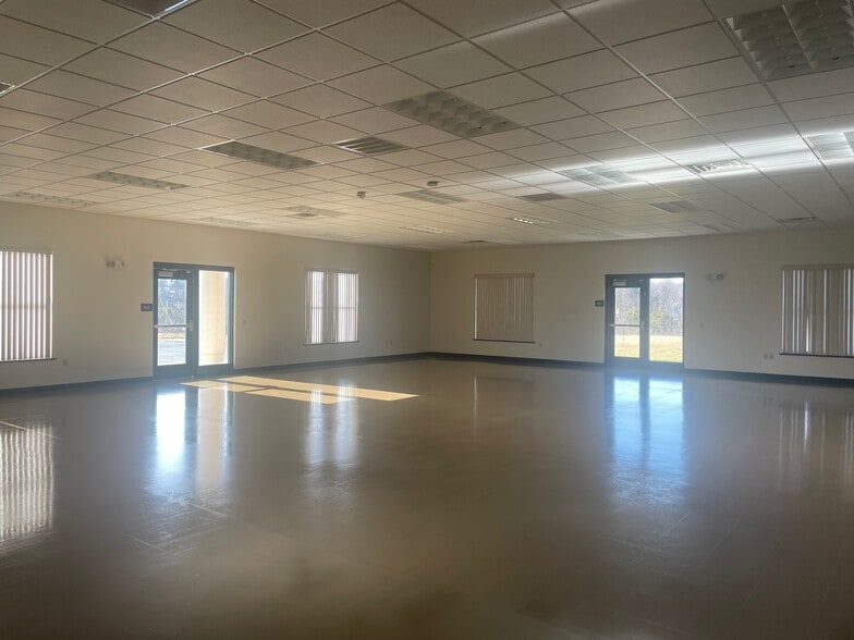 More Photos Of 51 Developac Rd, Dubois Flex For Lease