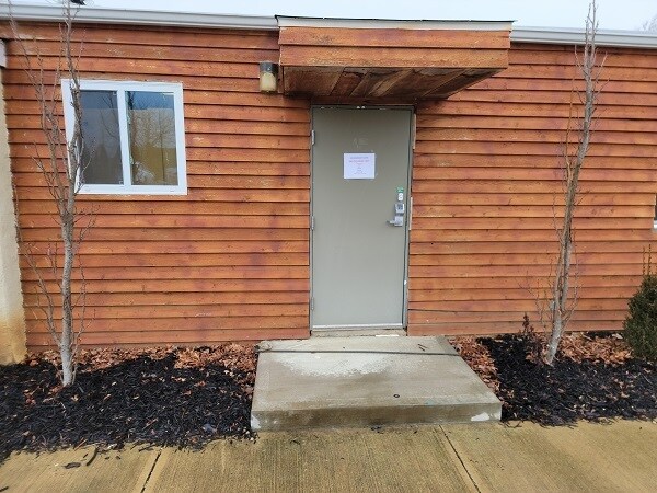 Primary Photo Of 3466 Grant Ave, Grove City Office For Lease