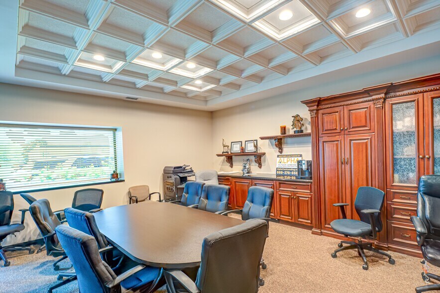 More Photos Of 71 Gazza Blvd, Farmingdale Office For Lease