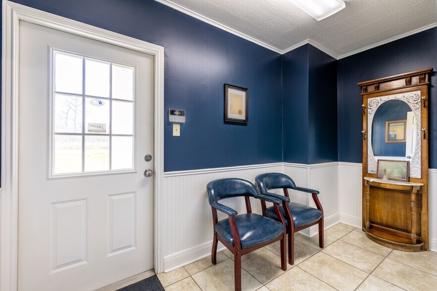 More Photos Of 101 Menard Rd, Houma Light Manufacturing For Lease