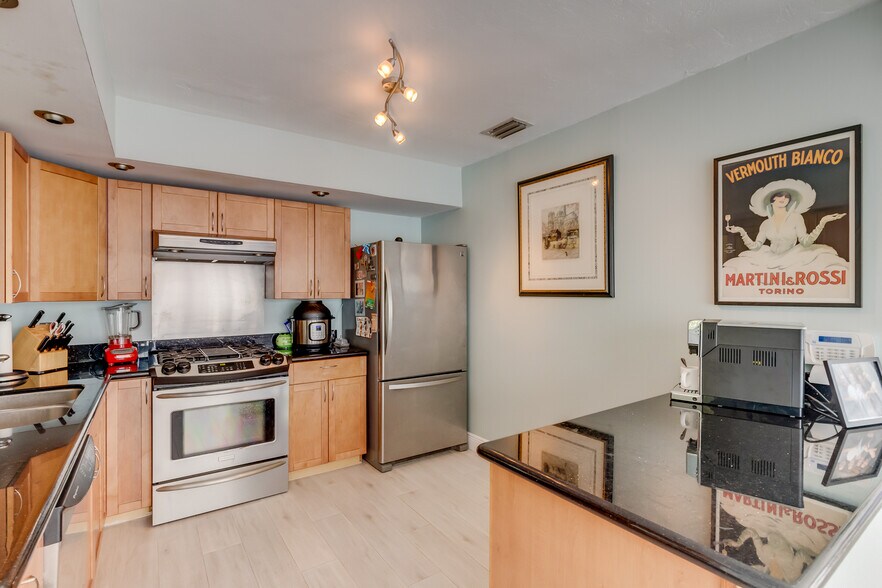 More Photos Of 1606 NE 15th Ave, Fort Lauderdale Specialty For Sale