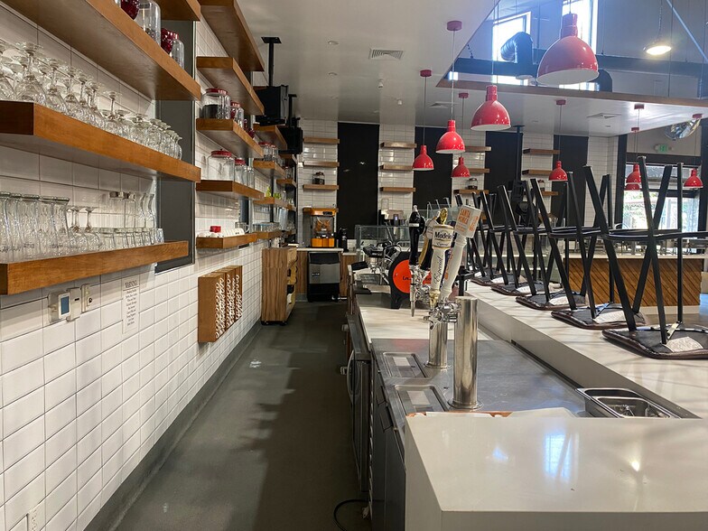 More Photos Of 945 S Boyle Ave, Los Angeles Restaurant For Lease