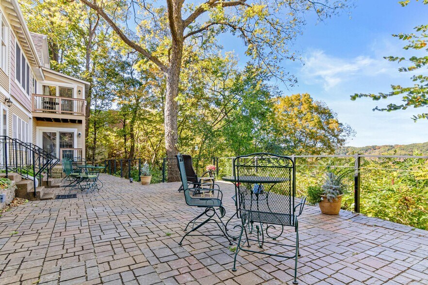 More Photos Of 305 River St, Osceola Hospitality For Sale