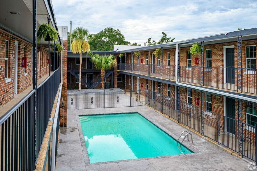 More Photos Of 1910 Southern Ave, Biloxi Apartments For Sale