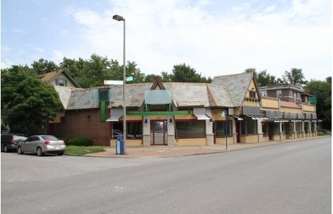 More Photos Of 3701-3711 Summit, Kansas City Unknown For Lease