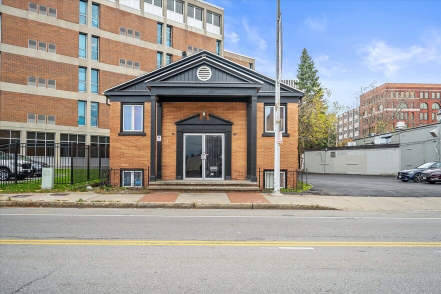 More Photos Of 287 Andrews St, Rochester Medical For Sale