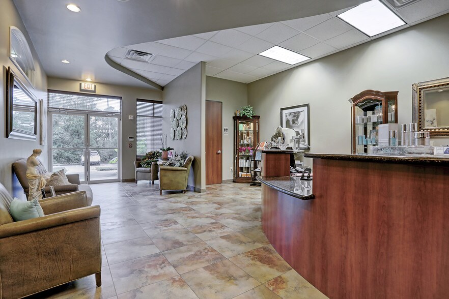 More Photos Of 3115 College Park Dr, Conroe Medical For Lease