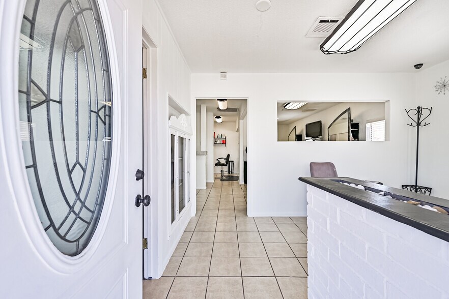 More Photos Of 5001 Luella Ave, Deer Park Office For Sale