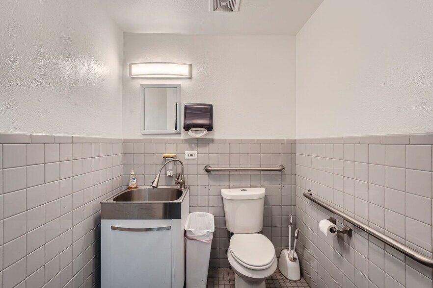 More Photos Of 4300 Kipling St, Wheat Ridge General Retail For Sale