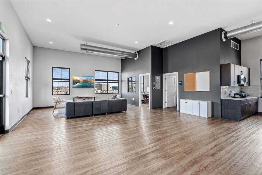 More Photos Of 1918 Jessup Dr, Fort Collins Flex For Lease