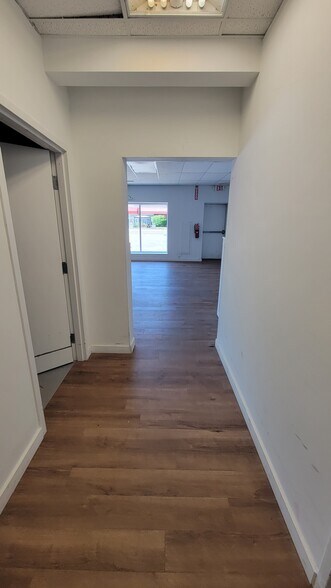 More Photos Of 6010-6020 Mayfield Rd, Mayfield Heights Freestanding For Lease
