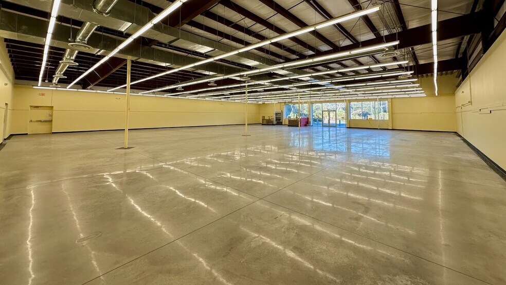 More Photos Of 3365 E Millwood Ln, Hernando Freestanding For Lease