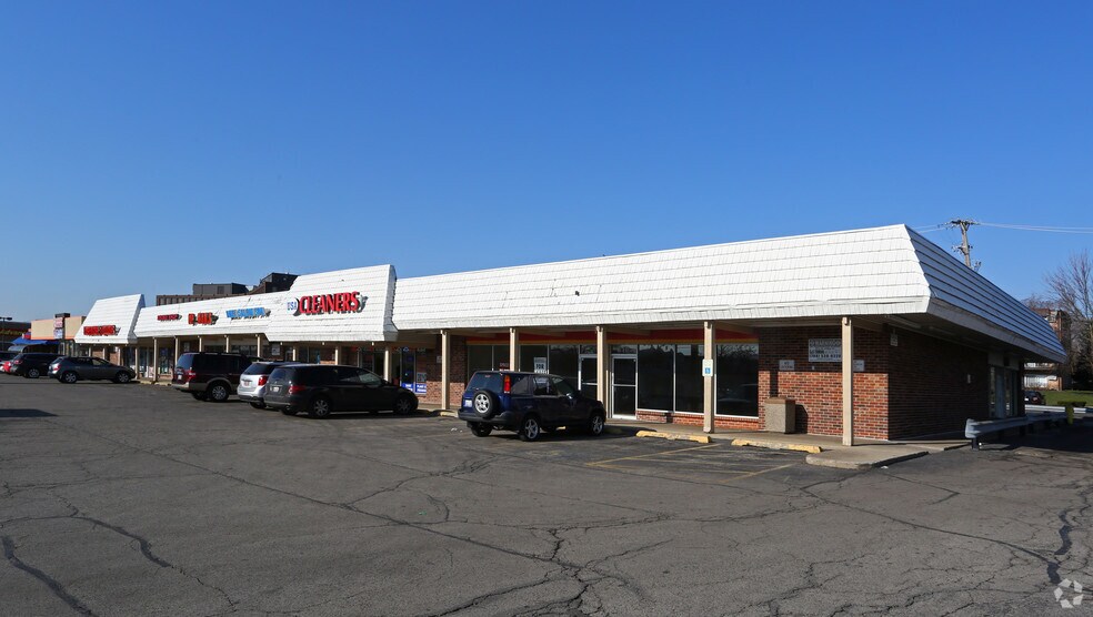 More Photos Of 810-850 S Elmhurst Rd, Des Plaines Restaurant For Lease