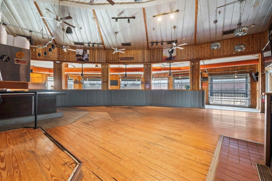 More Photos Of 4950 S Loop 289, Lubbock Restaurant For Lease