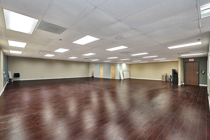 More Photos Of 13013-13017 166th St, Cerritos Warehouse For Lease