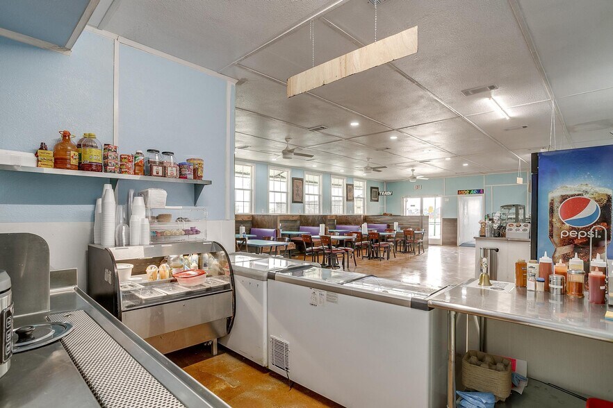 More Photos Of 4920 Tin Top Rd, Weatherford Office For Sale