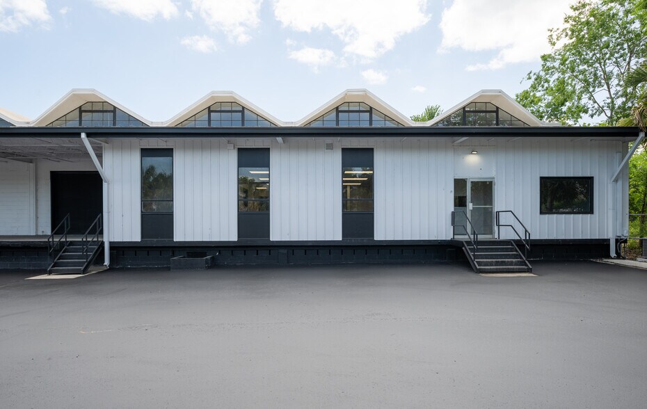 More Photos Of 924 N Lane Ave, Jacksonville Warehouse For Sale