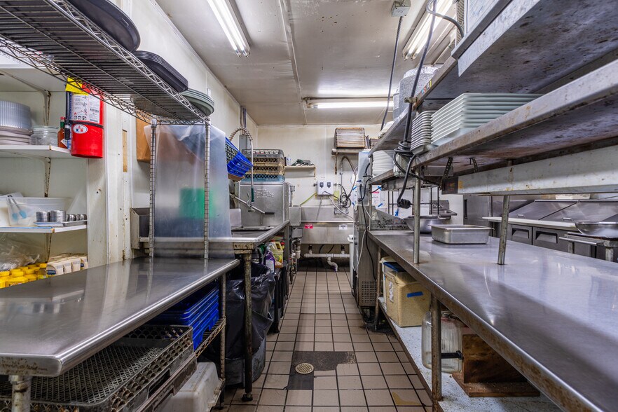 More Photos Of 101 Lovell Ave, Tybee Island Restaurant For Sale