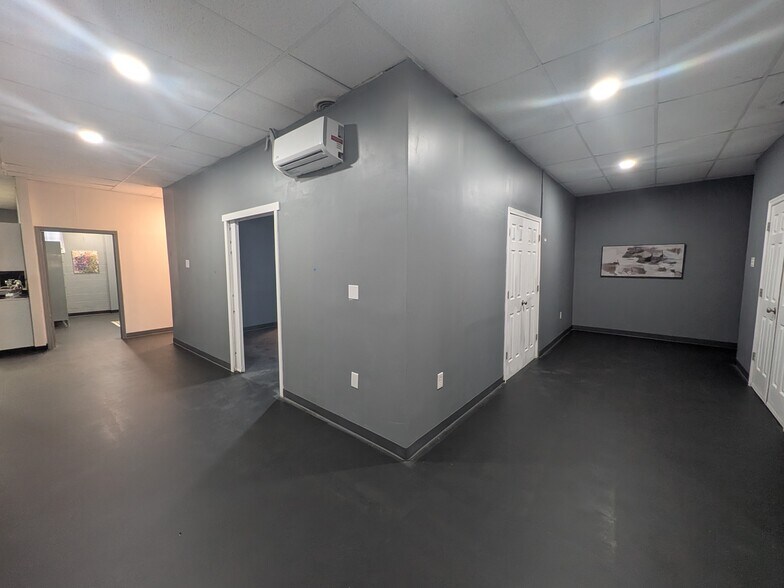 More Photos Of 13137 Wornall Rd, Kansas City Office For Sale