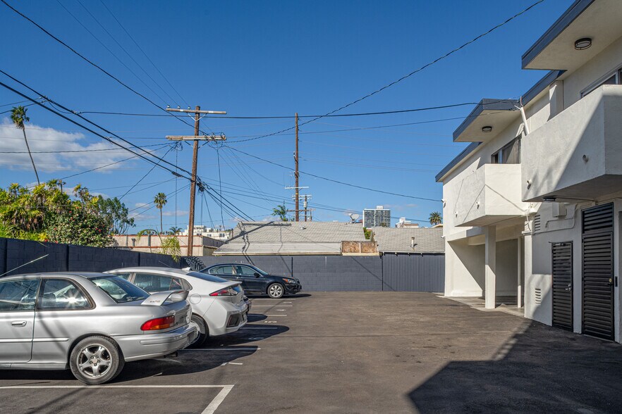More Photos Of 1711 Granville Ave, Los Angeles Apartments For Sale