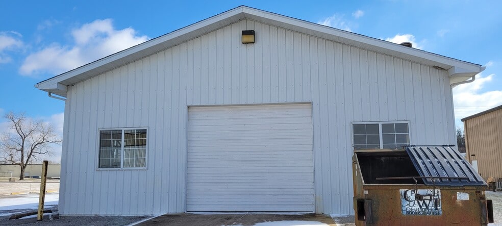 More Photos Of 1300 N Reed Station Rd, Carbondale Industrial For Sale