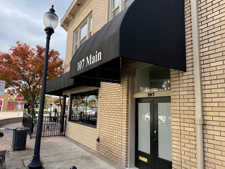 More Photos Of 101-107 Main St, Roseville Office For Lease