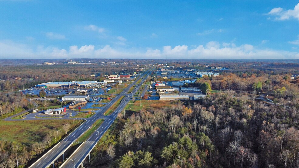 More Photos Of 129 Walker Hill, Crossville Freestanding For Sale