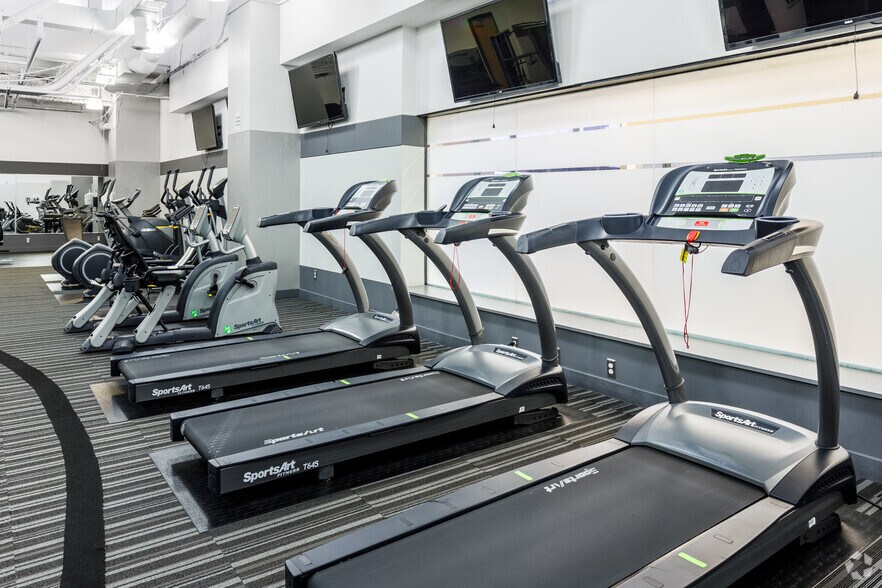 More Photos Of 26555 Evergreen Rd, Southfield Office For Lease