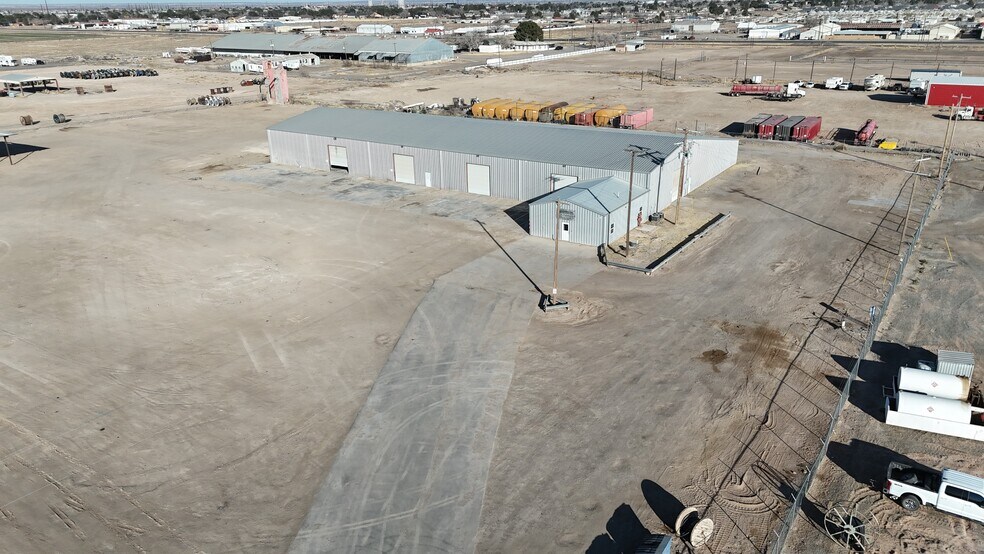More Photos Of 2086 Oil Mill Rd, Pecos Warehouse For Lease