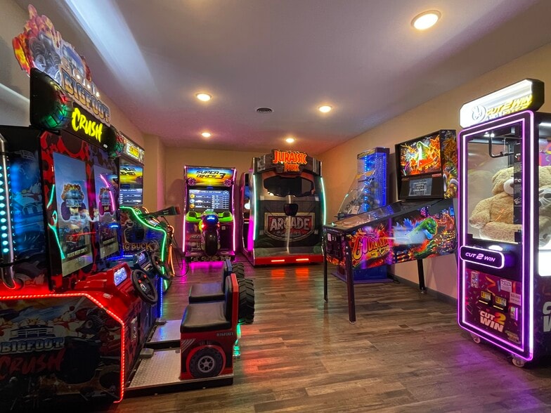 More Photos Of 8085 Highway 51, Minocqua Sports And Entertainment For Sale