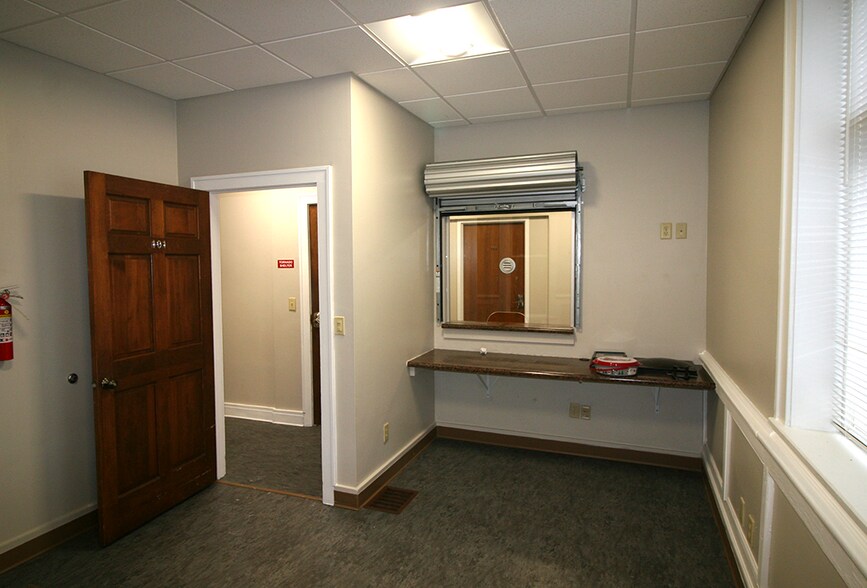 More Photos Of 408 North St, Logansport Office Residential For Lease