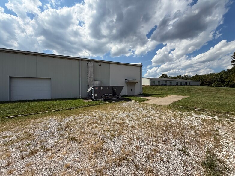 More Photos Of 810 Soldiers Way, Evansville Schools For Sale