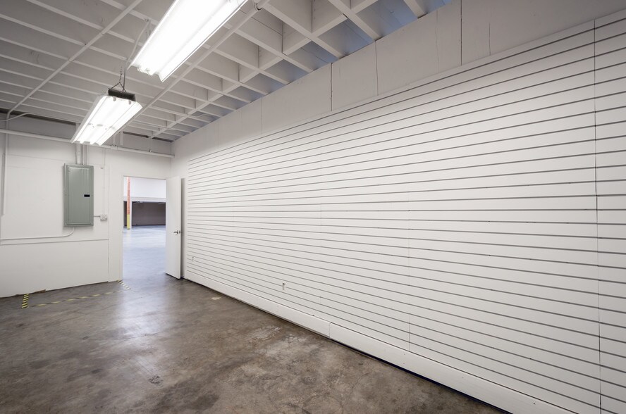More Photos Of 901 Shasta St, Redwood City Warehouse For Lease