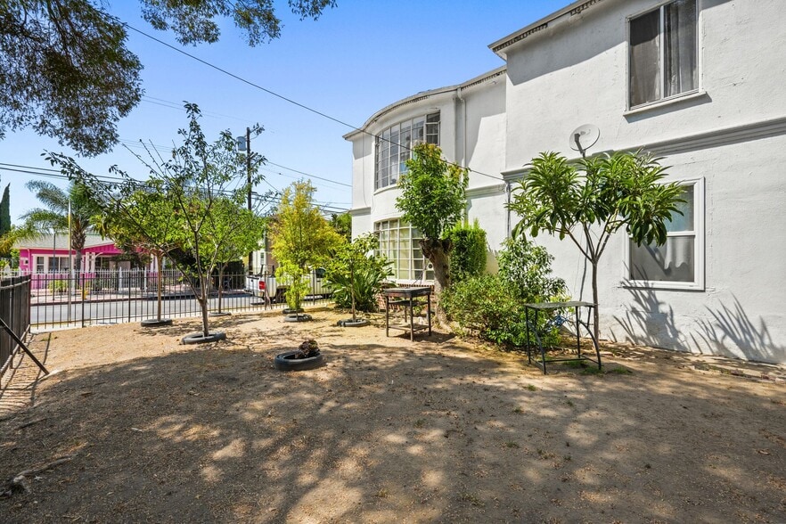 More Photos Of 1200-1210 N Kenmore Ave, Los Angeles Apartments For Sale