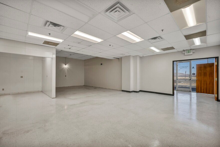 More Photos Of 2245 Meridian Blvd, Minden Showroom For Sale