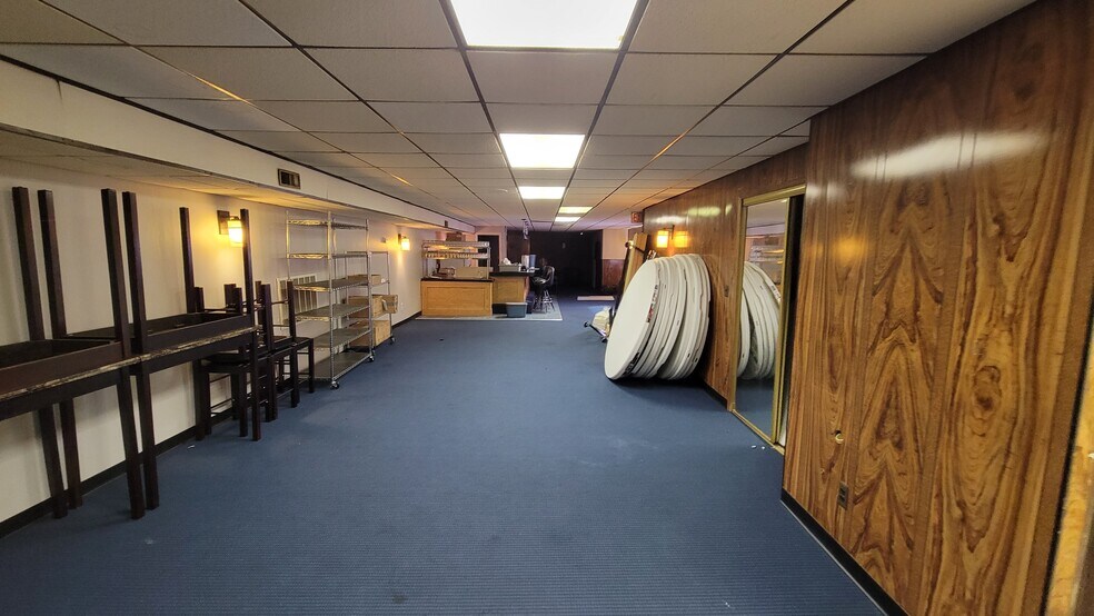 More Photos Of 27531 Grand River St, Livonia General Retail For Sale