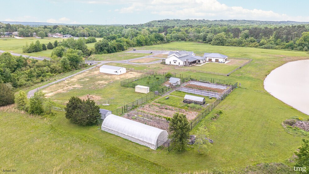 More Photos Of 250 Sturgis Rd, Conway General Retail For Sale