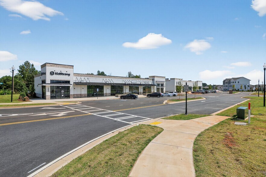 More Photos Of 1904 Houston Lake Rd, Perry Storefront For Sale
