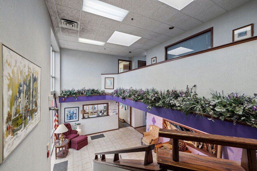 More Photos Of 5601 W 120th St, Alsip Light Distribution For Sale
