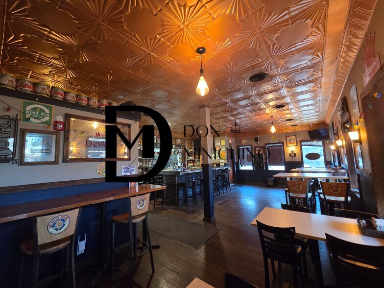 More Photos Of 85 Main St, Poughkeepsie Bar For Sale
