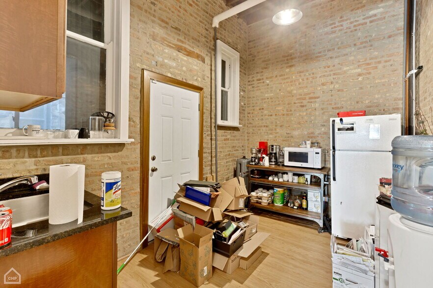 More Photos Of 4301 N Damen Ave, Chicago Office For Lease