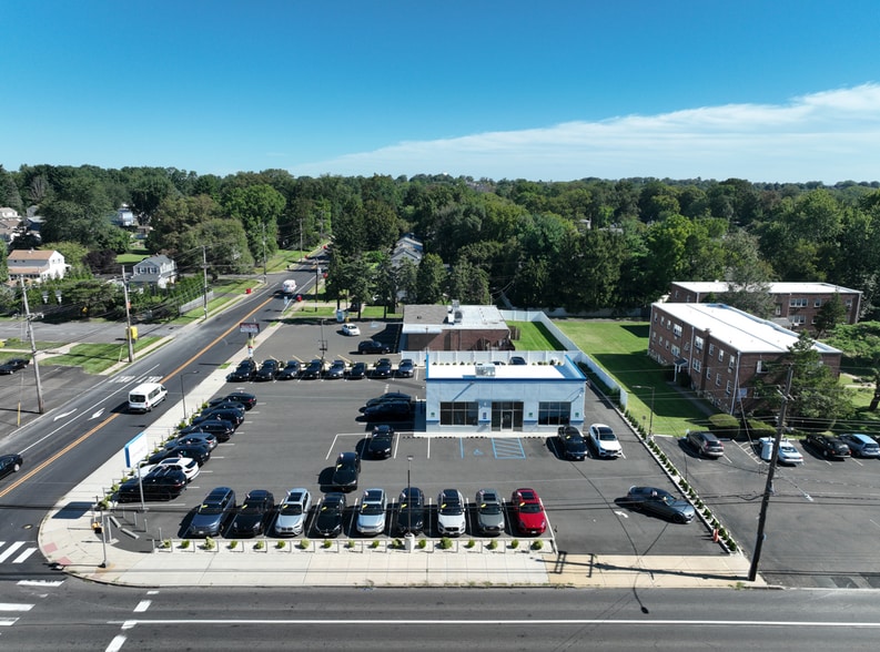 More Photos Of 305 E County Line Rd, Hatboro Auto Dealership For Sale