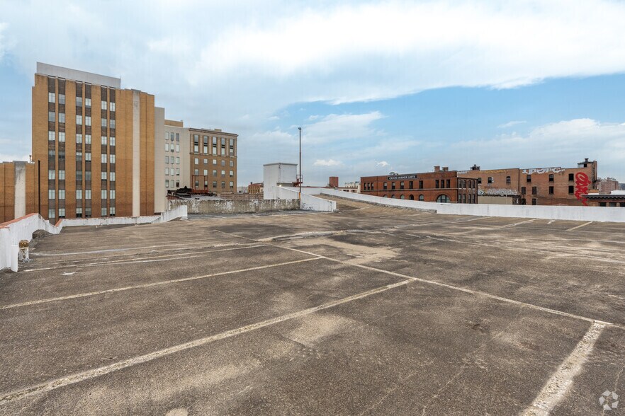 More Photos Of 229 W Saratoga St, Baltimore Parking Garage For Sale