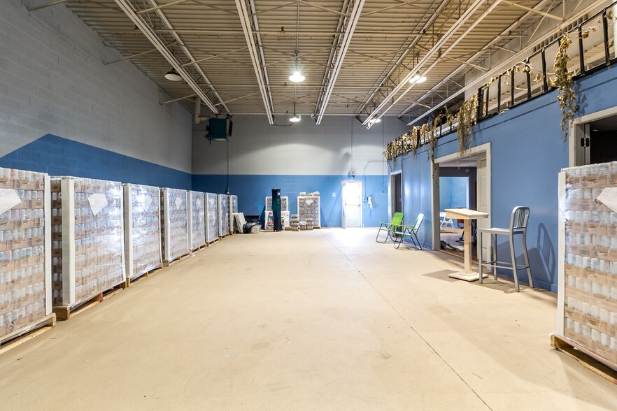 More Photos Of 2000 Brooklyn St, Detroit Office For Sale