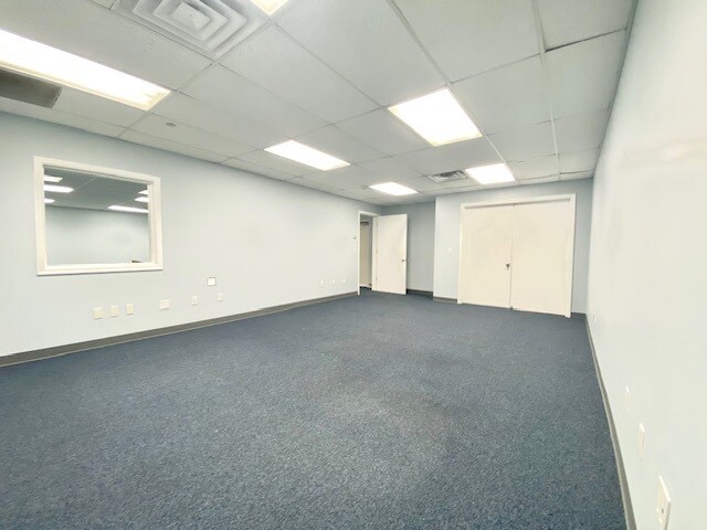 More Photos Of 91-110 Hanua St, Kapolei Manufacturing For Lease