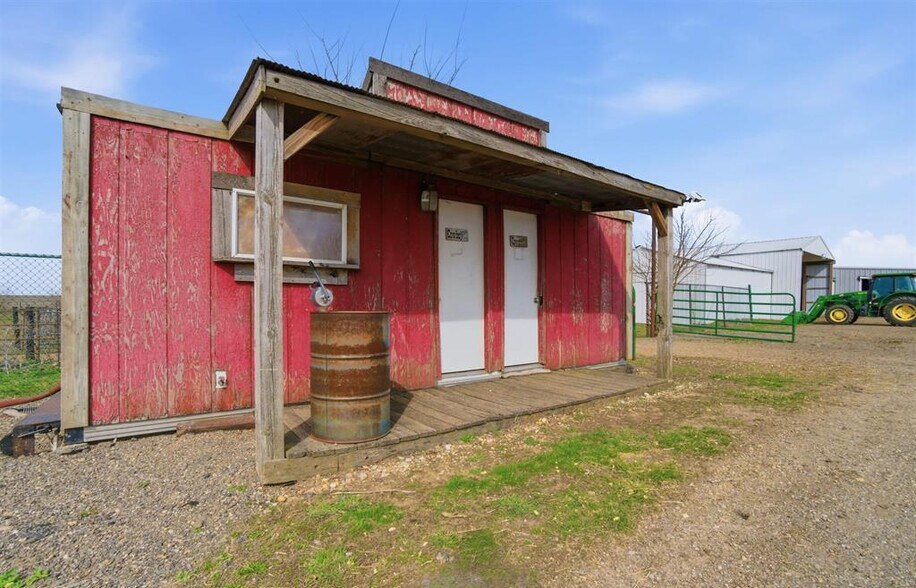 More Photos Of 24855 IL Route 122, Delavan Specialty For Sale