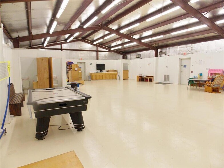 More Photos Of 702 S Peachtree St, Jasper Daycare Center For Lease