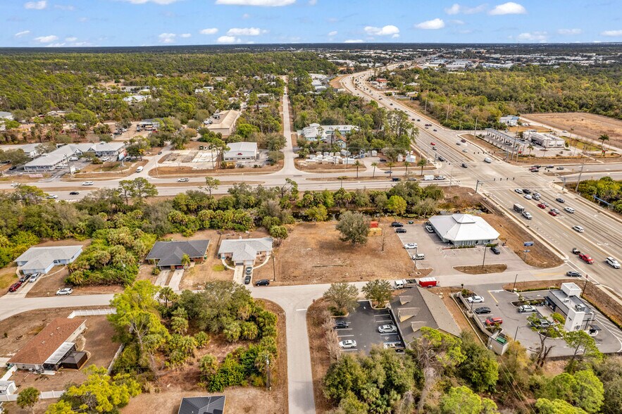 More Photos Of 17245 Bonnie Ave, Port Charlotte Office For Sale