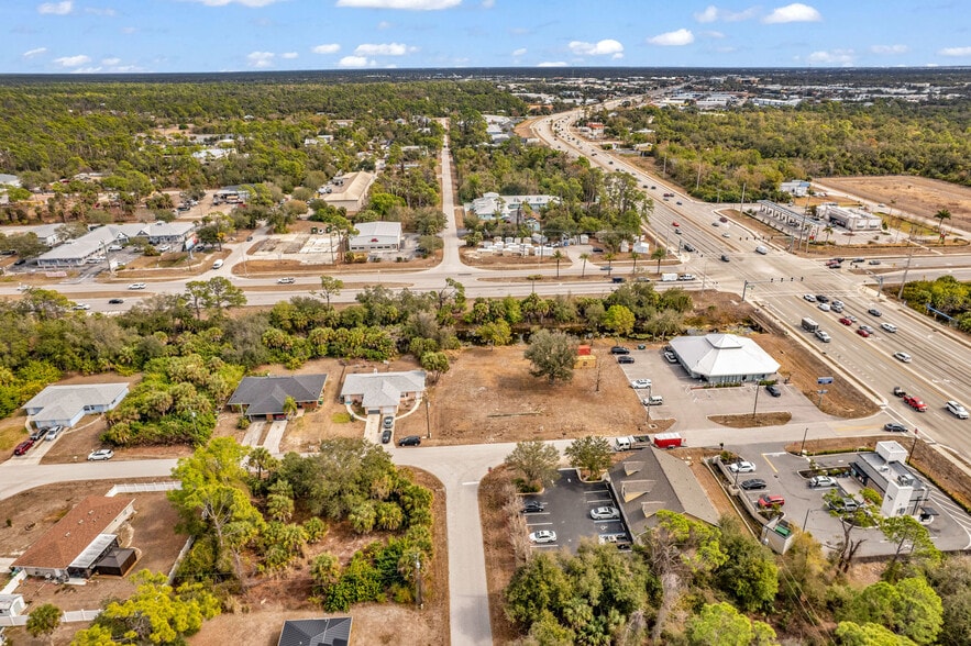 More Photos Of 493 Barger Dr, Port Charlotte Office For Sale